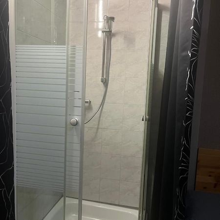 Hipokratios 3 Zimmer Mit Gemeinschaft Wc Fürth Extérieur photo
