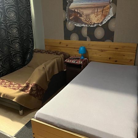 Hipokratios 3 Zimmer Mit Gemeinschaft Wc Fürth Extérieur photo